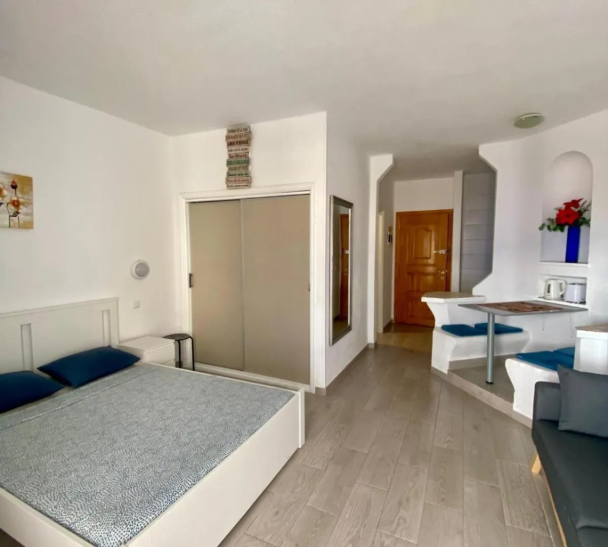 Bonito estudio en complejo residencial con piscina Costa Adeje  Apartamento